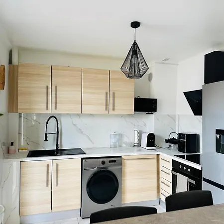 Centre-ville, 2 Bedrooms 6 Pers, Climatisation أنتيب