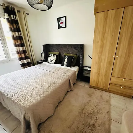 Centre-ville, 2 Bedrooms 6 Pers, Climatisation 公寓 昂蒂布