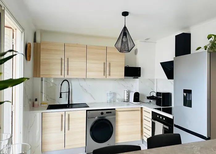 Centre-ville, 2 Bedrooms 6 Pers, Climatisation 昂蒂布