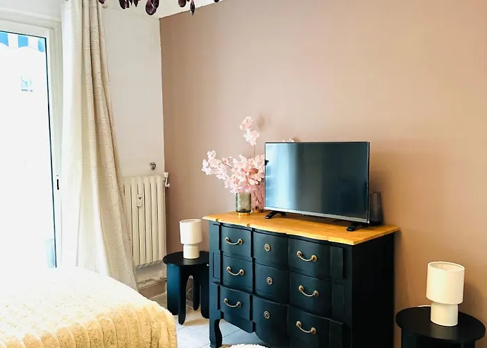 Centre-ville, 2 Bedrooms 6 Pers, Climatisation 公寓 昂蒂布